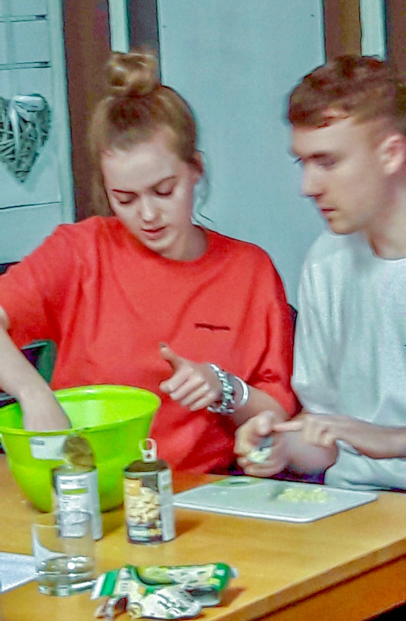 7117B290-82C9-4E96-A438-642EE2499D93